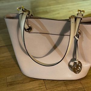 Michael Kors jet set bag